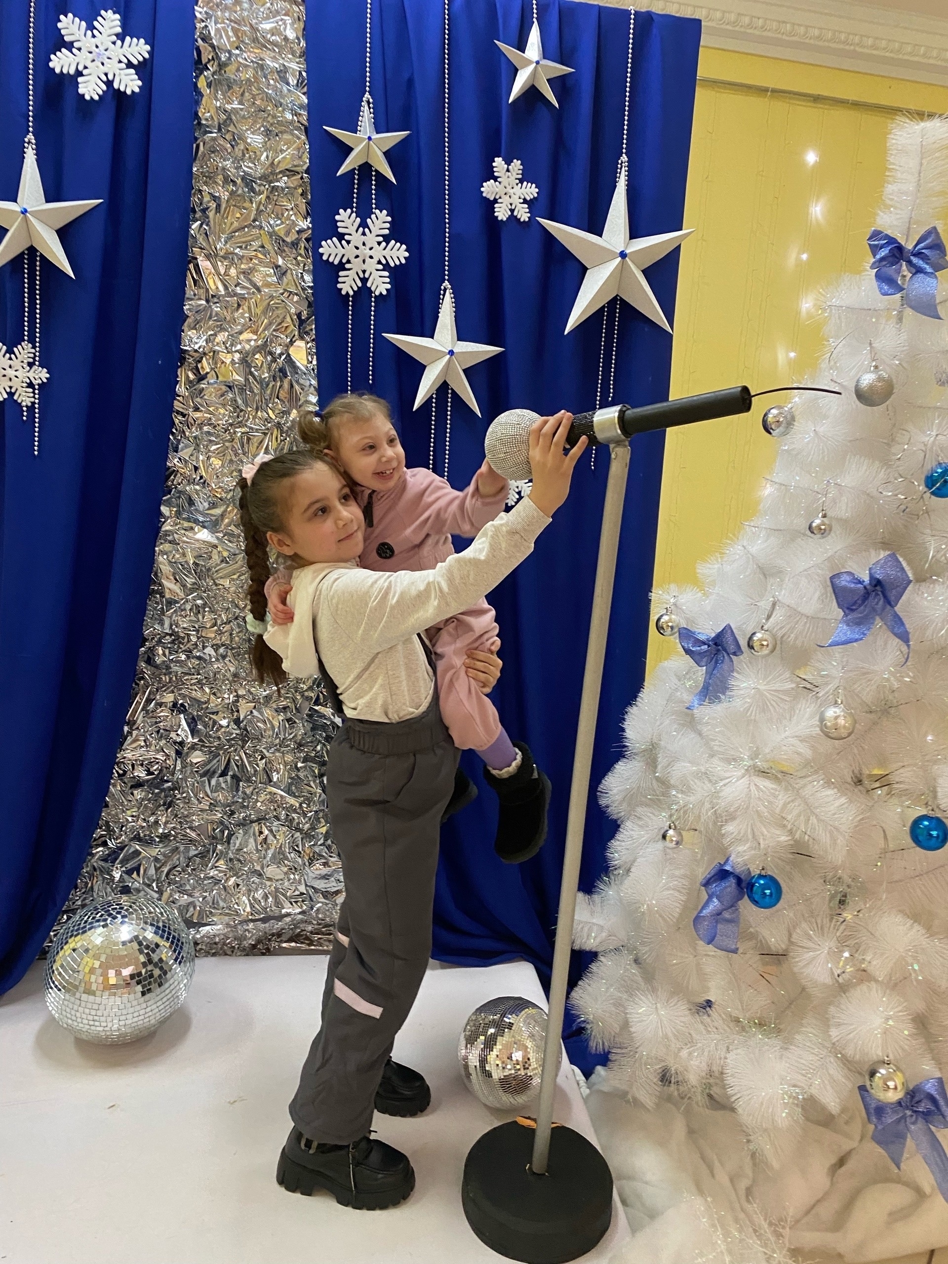 УЗПМ организовал новогодние праздники для детей сотрудников в трех городах, рис. 3